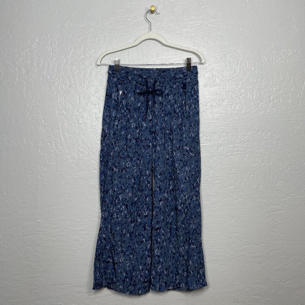 Athleta Women 2 Blue Avenue Printed Wide Leg Crop Pants Lightweight Athleisure